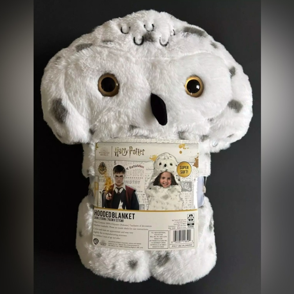 White and grey Harry Potter Hedwig the Owl plush blanket